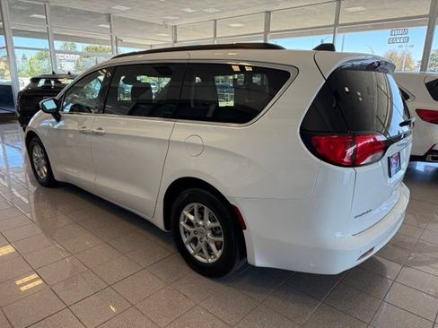 Used 2021 Chrysler Voyager Lxi FWD image 5