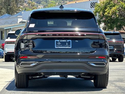 New 2026 Lincoln Nautilus Premier AWD/4WD image 4