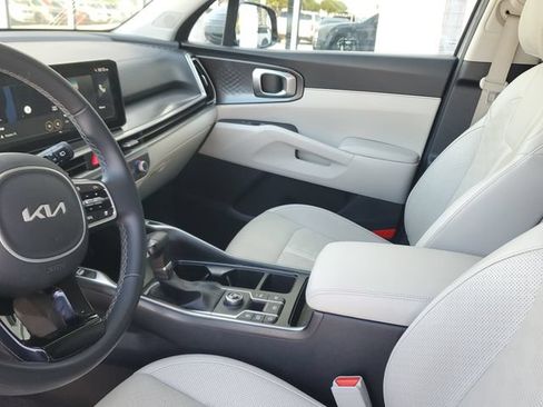 Used 2025 Kia Sorento S w/ Panoramic Sunroof Package FWD image 22