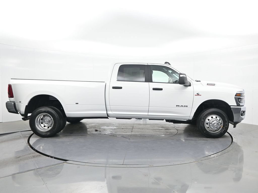 New 2026 RAM 3500 Big Horn AWD/4WD image 6