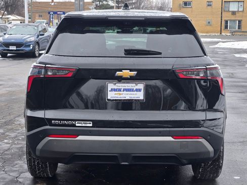 Used 2025 Chevrolet Equinox LT w/ Safety and Technology Package FWD image 11