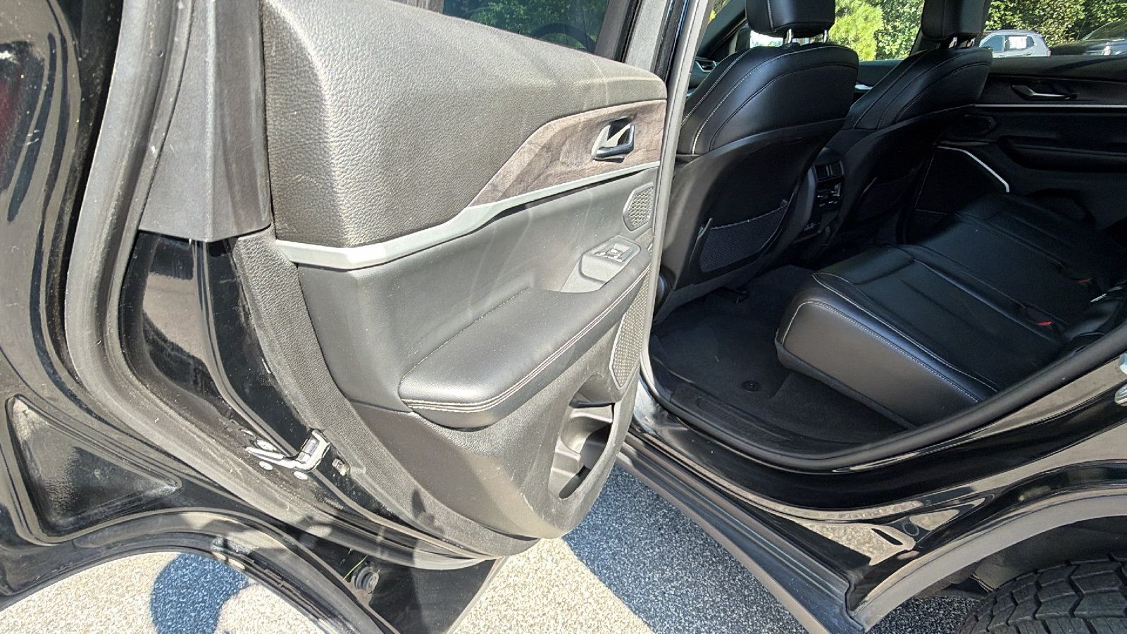 Used 2024 Jeep Grand Cherokee Limited 4xe AWD/4WD image 23