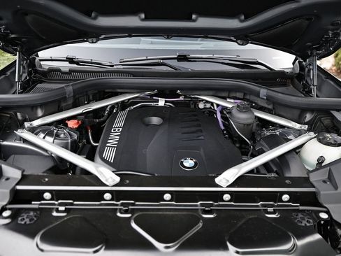 Used 2025 BMW X5 sDrive40i w/ Climate Comfort Package image 32