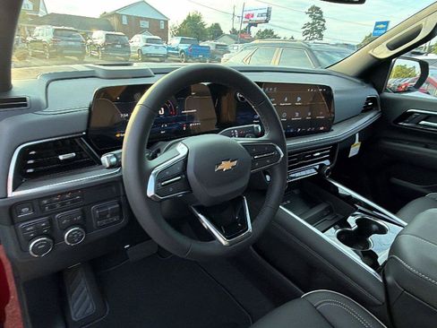 New 2026 Chevrolet Suburban Premier w/ Sun And Tow Package AWD/4WD image 4