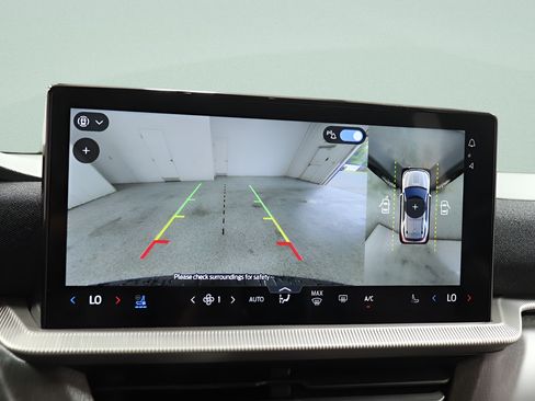 Used 2025 Ford Explorer Platinum AWD/4WD image 13