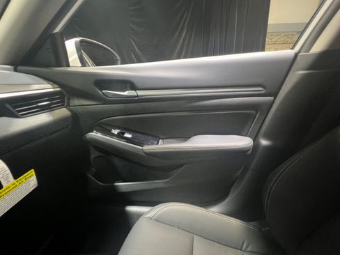 New 2025 Nissan Altima 2.5 SL image 16