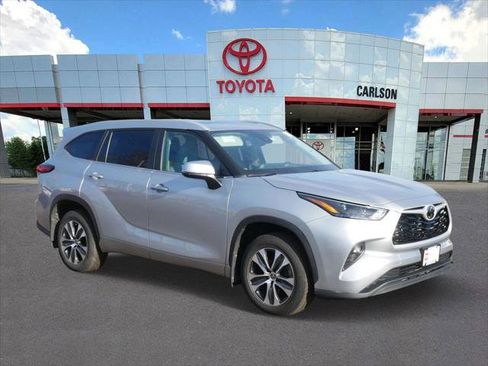 Certified 2023 Toyota Highlander XLE image 2