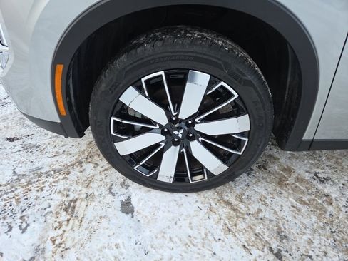 Used 2025 Mitsubishi Outlander SE image 9