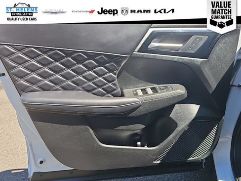 Used 2024 Mitsubishi Outlander SEL AWD/4WD image 19
