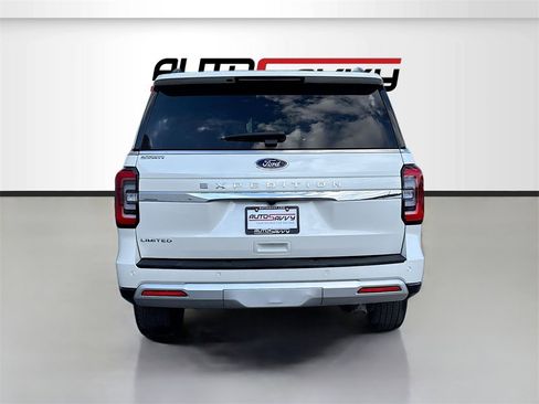 Used 2024 Ford Expedition Limited image 6