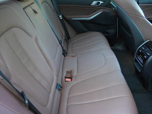Used 2022 BMW X5 xDrive40i w/ M Sport Package AWD/4WD image 34