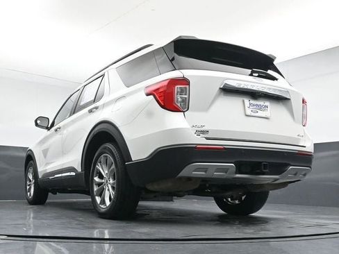 Used 2023 Ford Explorer XLT w/ Equipment Group 202A AWD/4WD image 32