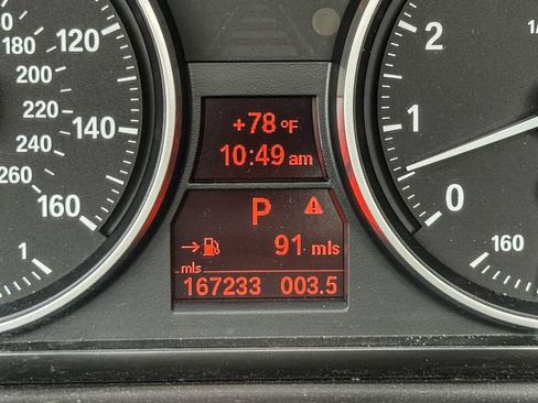Used 2010 BMW 335i Convertible RWD image 23