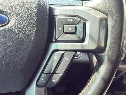 Used 2018 Ford Expedition Platinum image 11