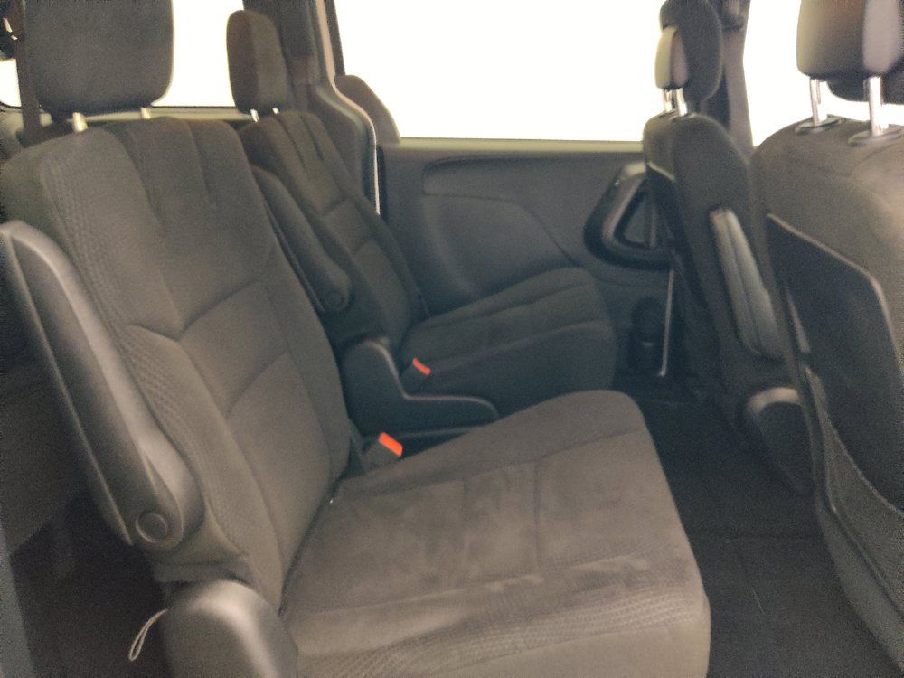 Used 2015 Dodge Grand Caravan SXT w/ Blacktop Package FWD image 19
