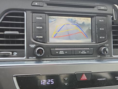 Used 2016 Hyundai Sonata SE image 13