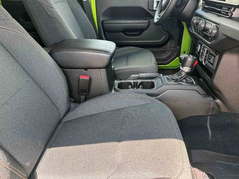 Used 2025 Jeep Wrangler Unlimited Sport AWD/4WD image 22