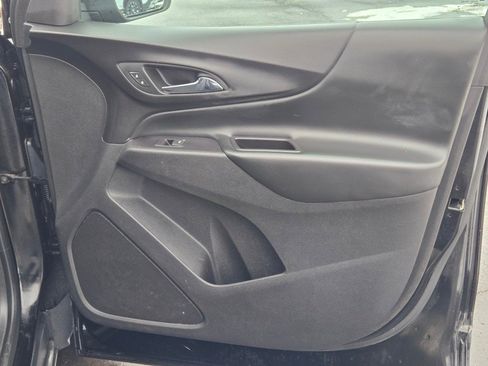 Used 2018 Chevrolet Equinox LT image 5