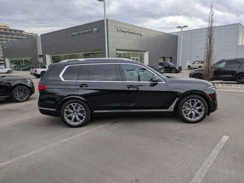 Used 2023 BMW X7 xDrive40i w/ Premium Package image 2