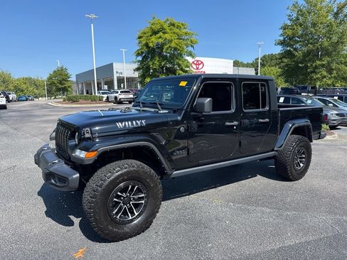 Used 2022 Jeep Gladiator Sport AWD/4WD image 1