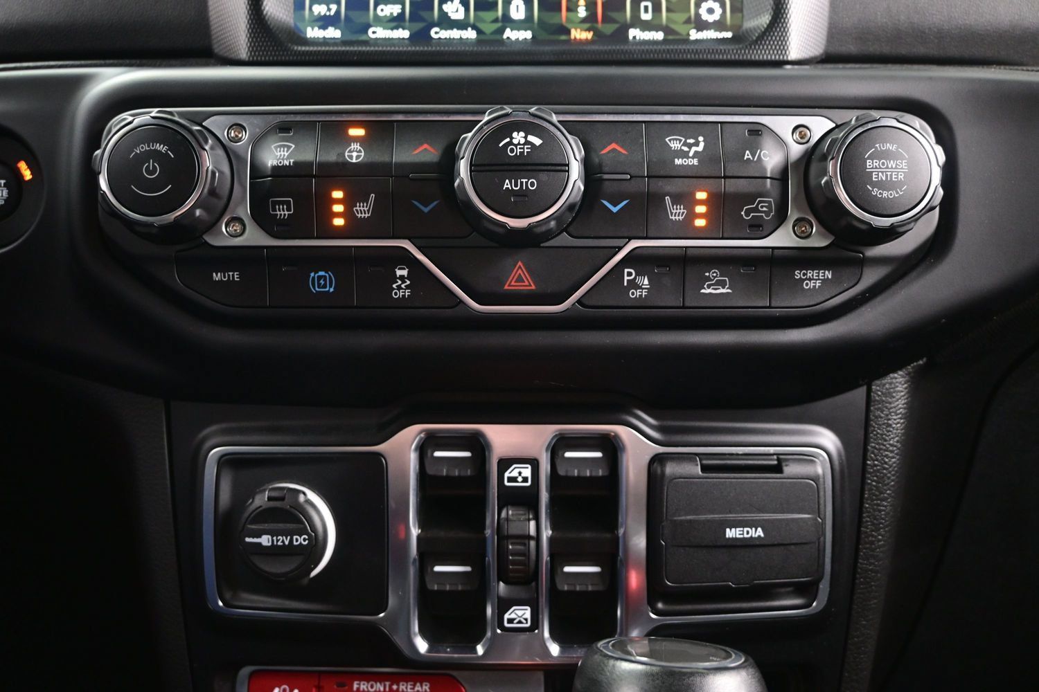 Used 2022 Jeep Wrangler Unlimited Rubicon 4xe w/ Cold Weather Group AWD/4WD image 22