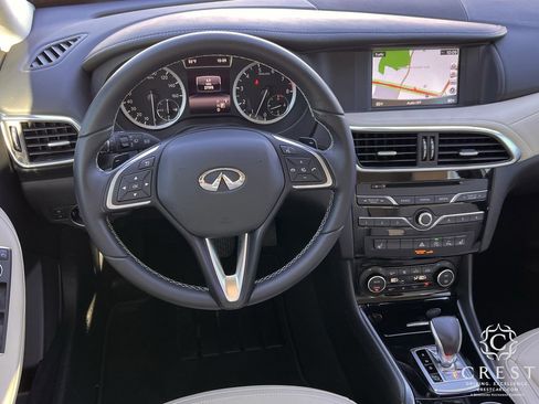 Used 2019 INFINITI QX30 w/ Cargo Package image 11