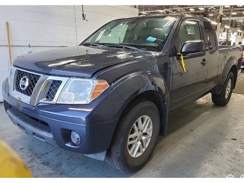 Used 2018 Nissan Frontier SV RWD image 1