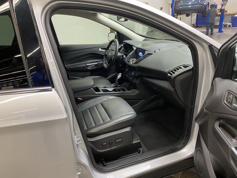 Used 2019 Ford Escape Titanium image 17