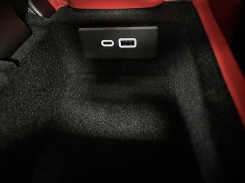 Used 2024 Chevrolet Corvette Stingray Premium Conv w/ Z51 Performance Package image 31