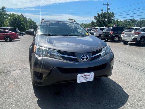 Used 2013 Toyota RAV4 LE AWD/4WD image 2