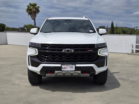 Used 2023 Chevrolet Suburban Z71 w/ Luxury Package AWD/4WD image 3
