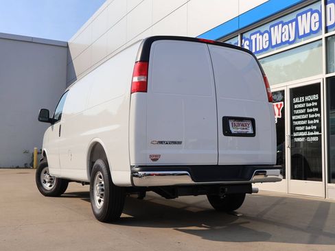 New 2026 Chevrolet Express 2500 w/ Enhanced Convenience Package RWD image 28
