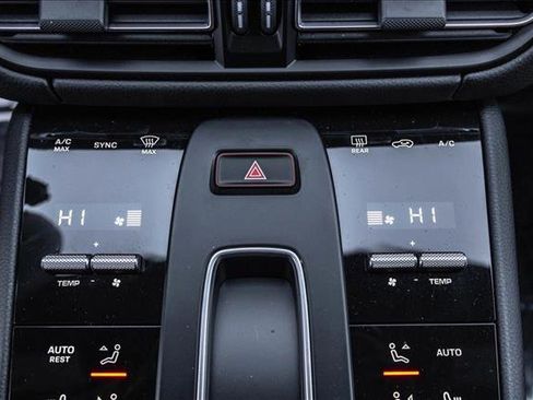 Used 2026 Porsche Macan Turbo image 19