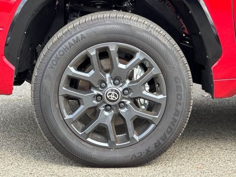 New 2025 Toyota Tundra Platinum image 32