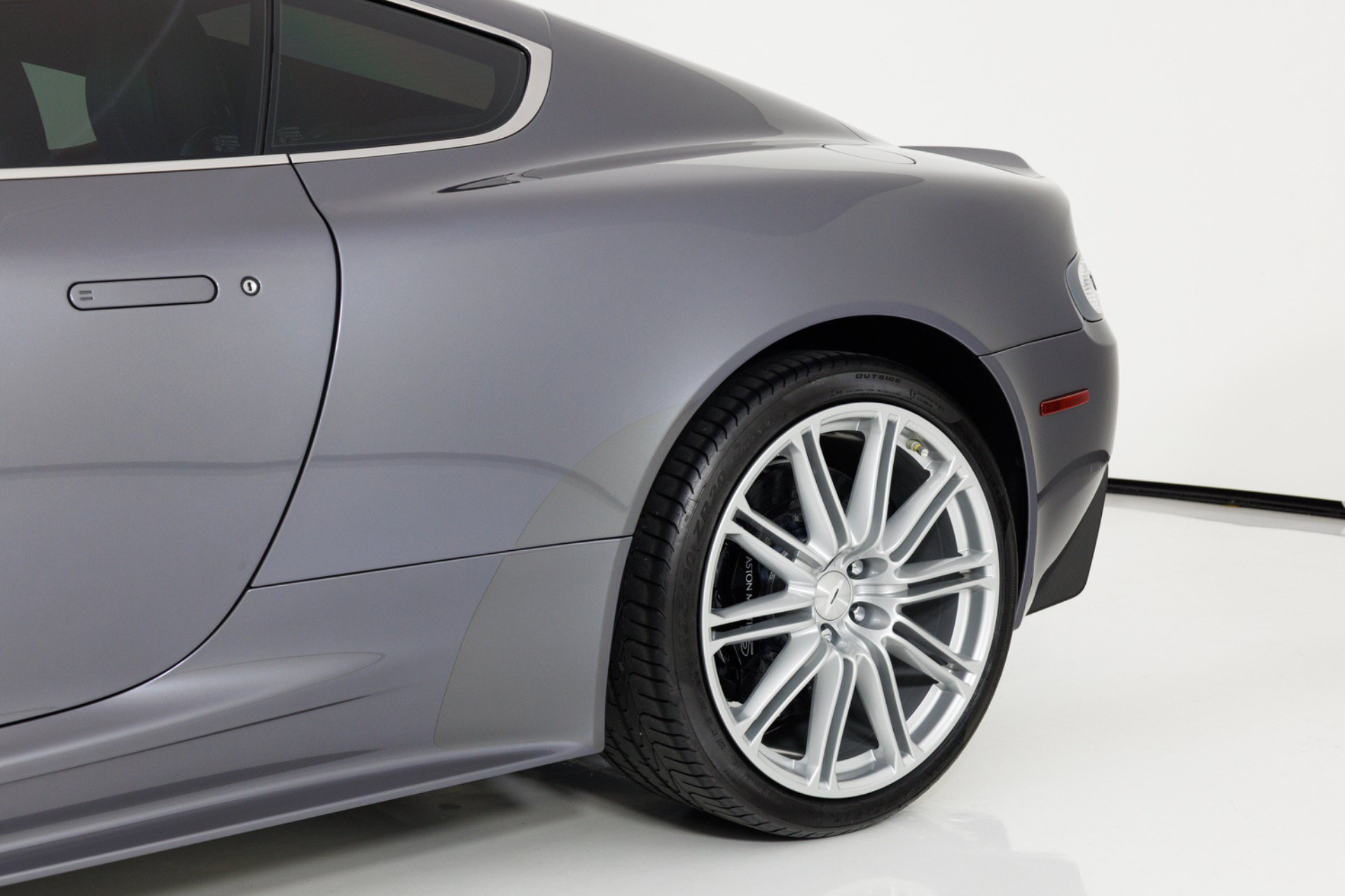 Used 2010 Aston Martin DBS Coupe RWD image 65