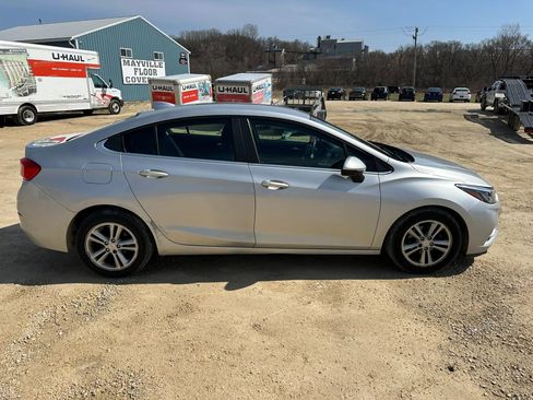 Used 2016 Chevrolet Cruze LT w/ LT Convenience Package image 5
