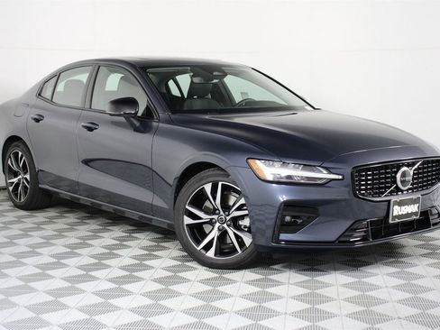 Certified 2023 Volvo S60 B5 Core image 34
