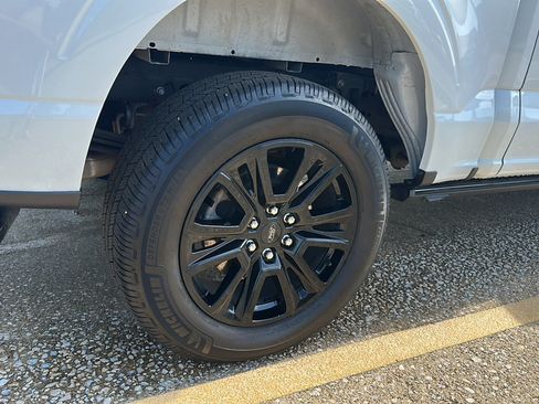 Used 2024 Ford F150 Platinum w/ FX4 Off-Road Package AWD/4WD image 17