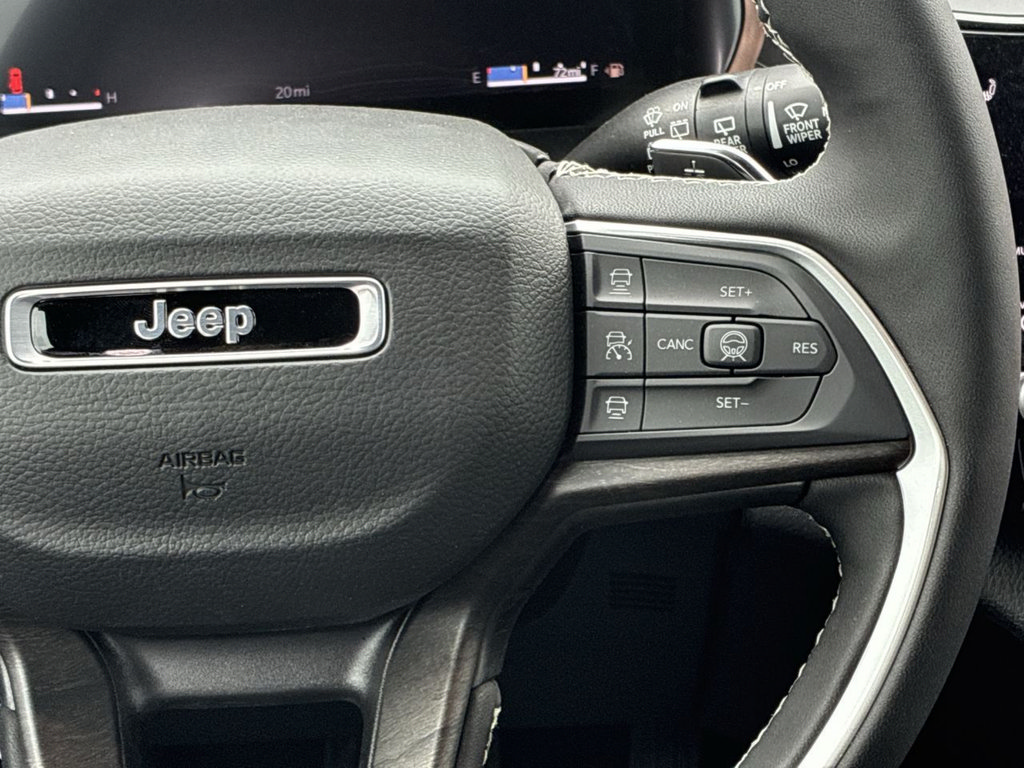 New 2026 Jeep Grand Cherokee Limited w/ Limited Altitude Package AWD/4WD image 33