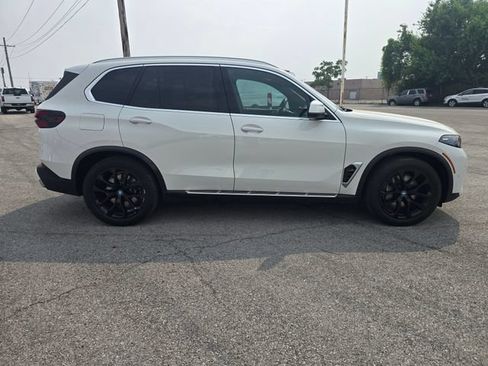 Used 2024 BMW X5 xDrive50e AWD/4WD image 3