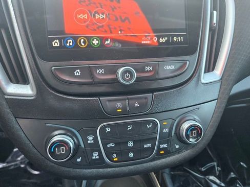 Used 2023 Chevrolet Malibu LT FWD image 17