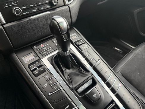 Used 2018 Porsche Macan S AWD/4WD image 30