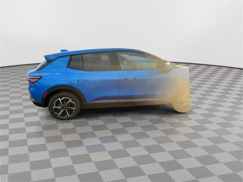 New 2026 Chevrolet Equinox EV LT image 9