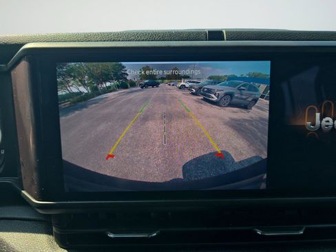 Used 2024 Jeep Wrangler Unlimited Sport AWD/4WD image 15