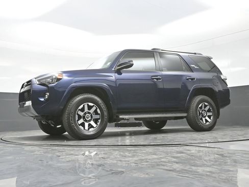 Used 2023 Toyota 4Runner TRD Off-Road AWD/4WD image 28