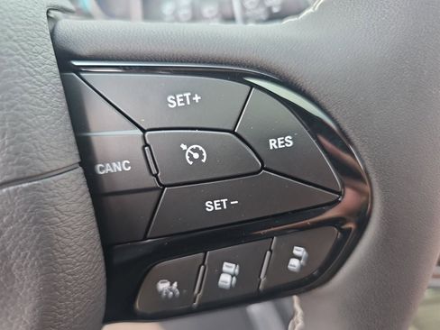 New 2027 Chrysler Pacifica Limited AWD/4WD image 20