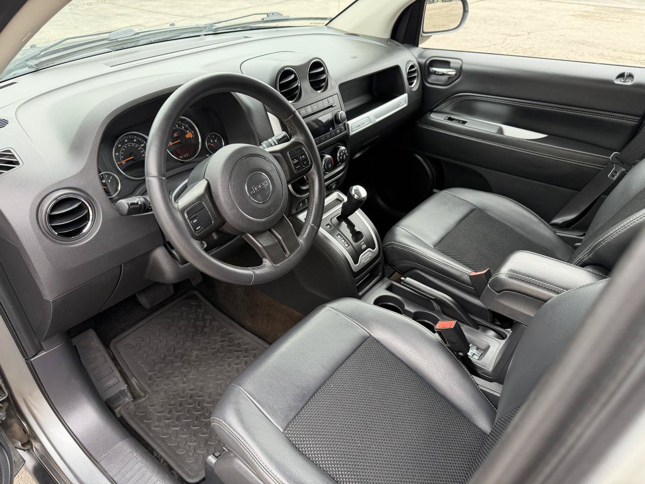 Used 2014 Jeep Compass Latitude w/ All Weather Capability Group AWD/4WD image 10