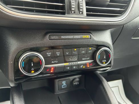 Used 2022 Ford Escape SE w/ Convenience Package AWD/4WD image 11