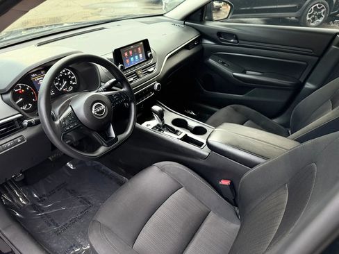 Used 2024 Nissan Altima 2.5 S FWD image 11