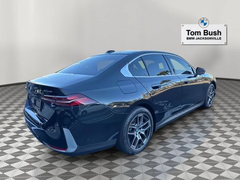 Certified 2025 BMW i5 eDrive40i w/ Premium Package image 3